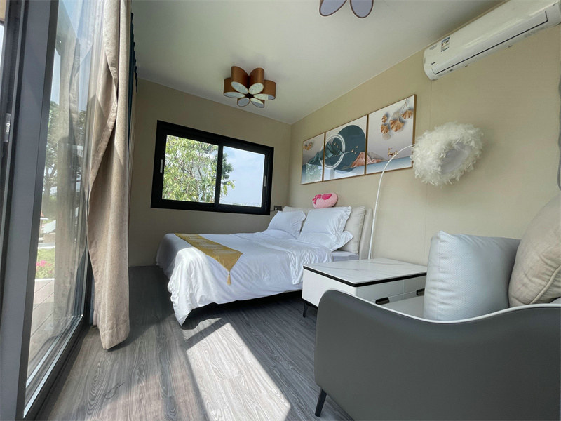 Up-to-date Luxury Capsule Suites features with guest accommodations