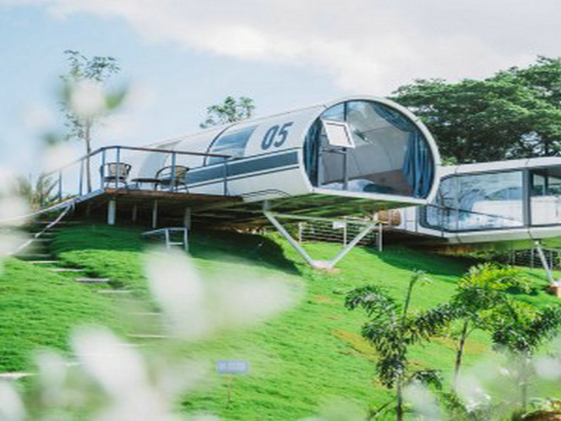 Pre-assembled space capsule hotel customizations for sustainable living