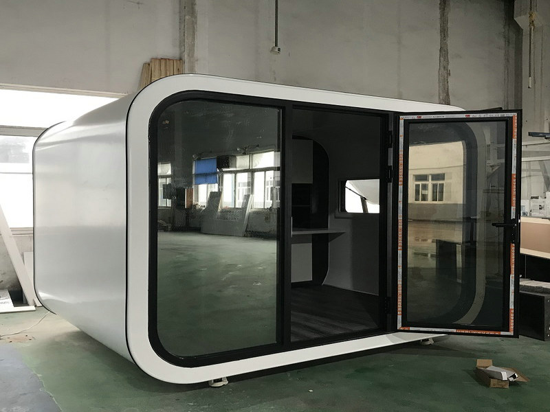 High-tech space capsule hotel classes for equestrian estates in Colombia